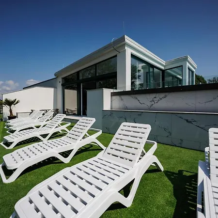 Bauhaus Wellness 207 - Petiteplage Apartment